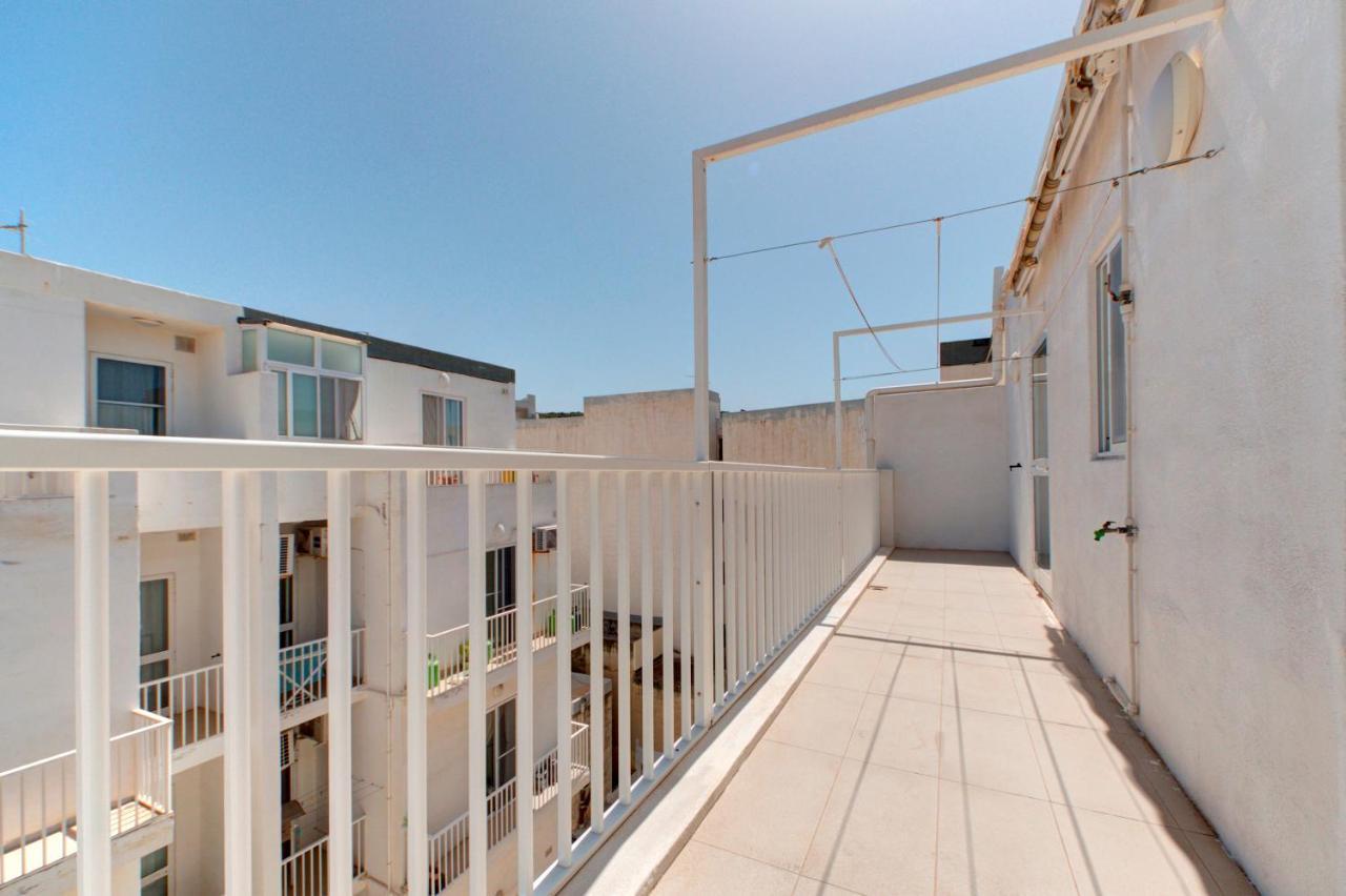 Modern Seaside 2 Bedroom Penthouse With Sea Views St. Paul's Bay Dış mekan fotoğraf