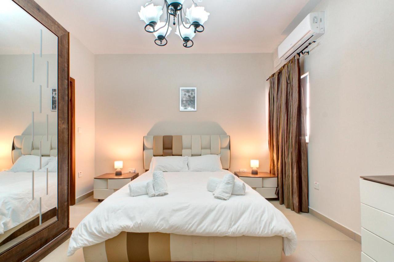 Modern Seaside 2 Bedroom Penthouse With Sea Views St. Paul's Bay Dış mekan fotoğraf